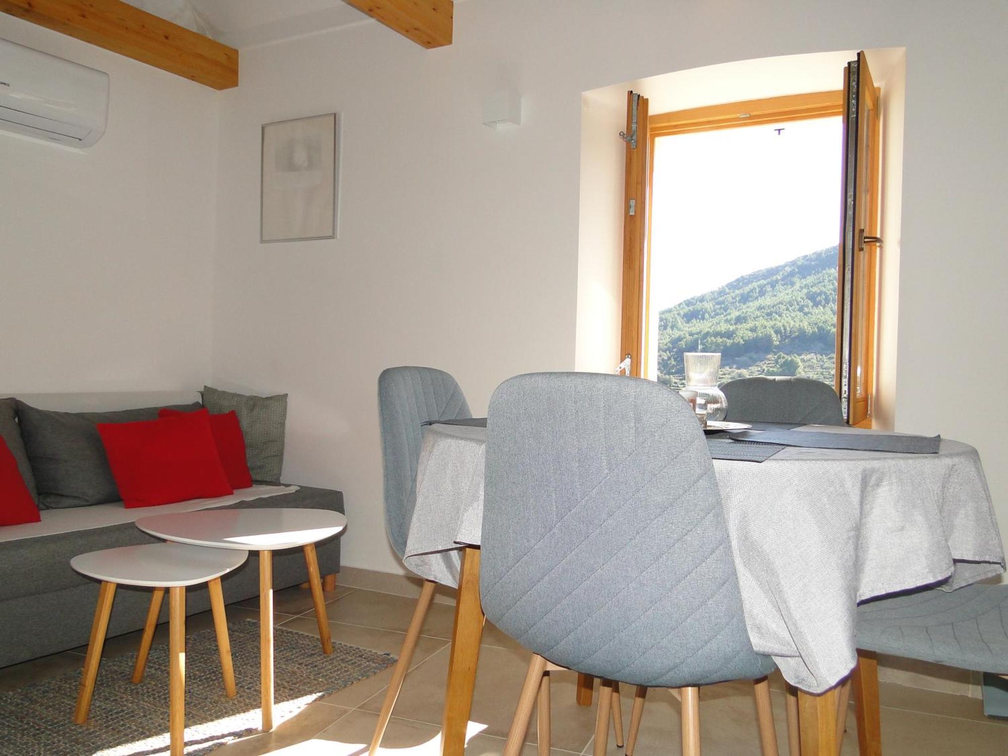 Heritage Apartments Kyra & Fox In Pitve, Hvar エクステリア 写真